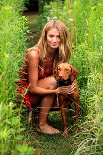 Kate Bock feet photo thumbnail