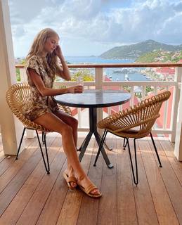 Kate Bock feet photo thumbnail