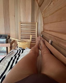 Kate Bock feet photo thumbnail