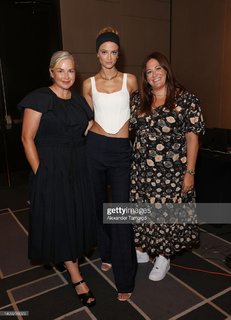 Kate Bock feet photo thumbnail