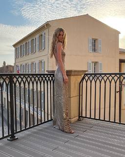 Kate Bock feet photo thumbnail