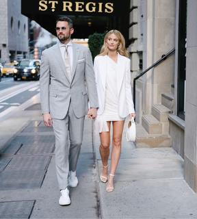 Kate Bock feet photo thumbnail