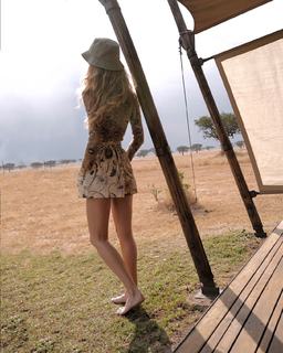 Kate Bock feet photo thumbnail