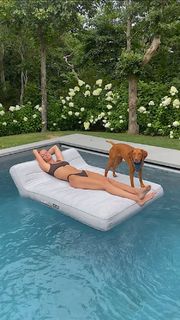 Kate Bock feet photo thumbnail