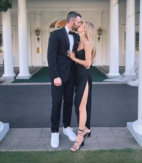 Kate Bock feet photo thumbnail