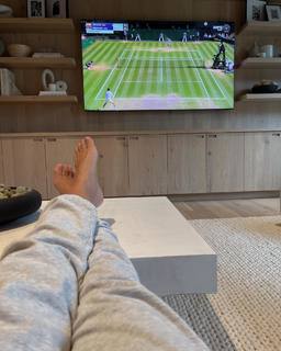 Kate Bock feet photo thumbnail