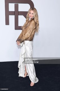 Kate Bock feet photo thumbnail