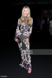 Kate Bock feet photo thumbnail