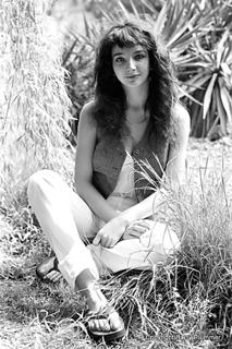 Kate Bush feet photo thumbnail