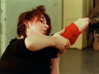 Kate Bush feet photo thumbnail