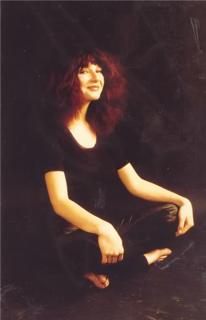 Kate Bush feet photo thumbnail