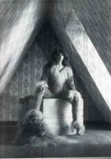 Kate Bush feet photo thumbnail