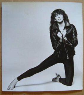 Kate Bush feet photo thumbnail