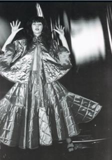 Kate Bush feet photo thumbnail