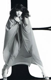 Kate Bush feet photo thumbnail