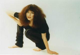 Kate Bush feet photo thumbnail
