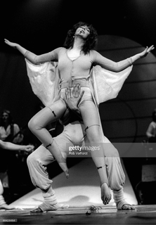 Kate Bush feet photo thumbnail