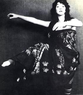 Kate Bush feet photo thumbnail