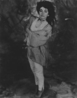 Kate Bush feet photo thumbnail