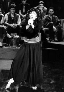 Kate Bush feet photo thumbnail