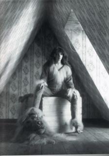 Kate Bush feet photo thumbnail