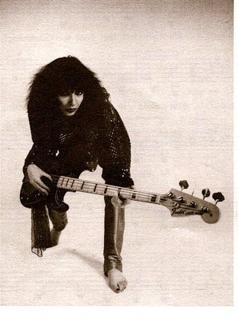 Kate Bush feet photo thumbnail