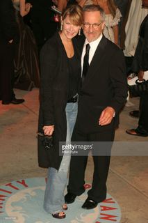 Kate Capshaw feet photo thumbnail