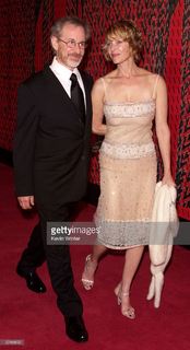 Kate Capshaw feet photo thumbnail