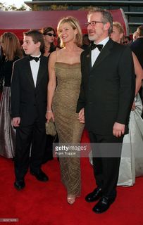 Kate Capshaw feet photo thumbnail