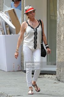Kate Capshaw feet photo thumbnail
