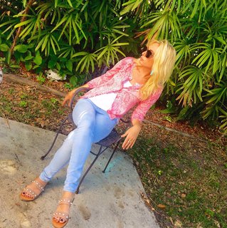 Kate Chastain feet photo 2