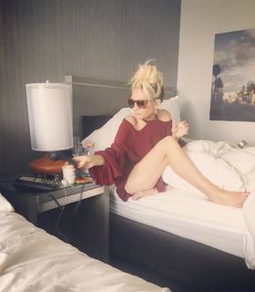 Kate Chastain feet photo 11