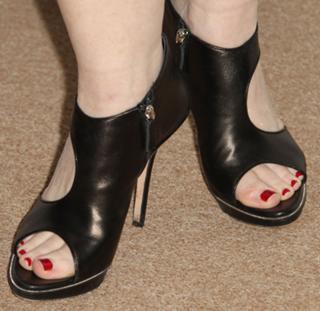Kate Flannery feet photo 2