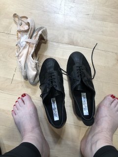 Kate Flannery feet photo 19