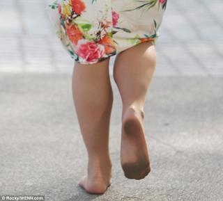 Kate Garraway feet photo thumbnail