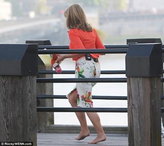 Kate Garraway feet photo thumbnail