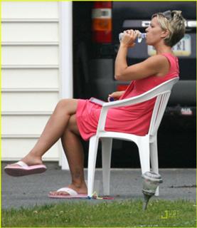 Kate Gosselin feet photo thumbnail