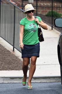 Kate Gosselin feet photo thumbnail