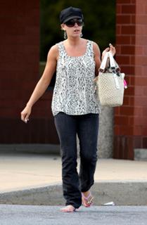 Kate Gosselin feet photo thumbnail