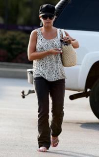 Kate Gosselin feet photo thumbnail