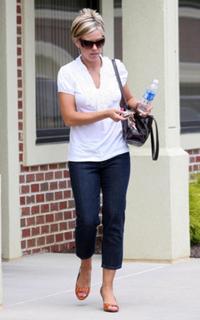 Kate Gosselin feet photo thumbnail