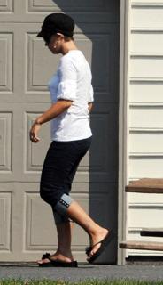 Kate Gosselin feet photo thumbnail