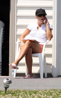 Kate Gosselin feet photo thumbnail