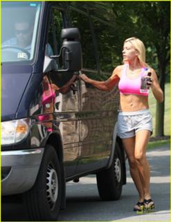 Kate Gosselin feet photo thumbnail
