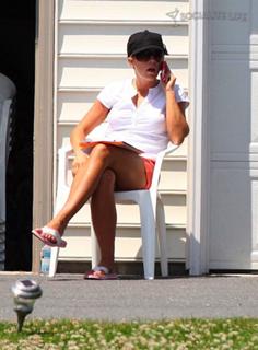 Kate Gosselin feet photo thumbnail