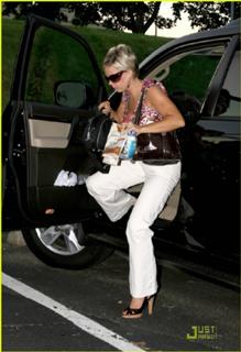 Kate Gosselin feet photo thumbnail