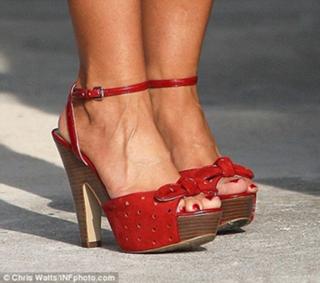 Kate Gosselin feet photo thumbnail