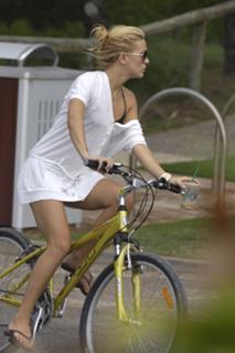 Kate Hudson feet photo thumbnail