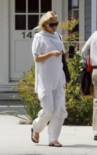 Kate Hudson feet photo thumbnail