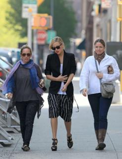 Kate Hudson feet photo thumbnail